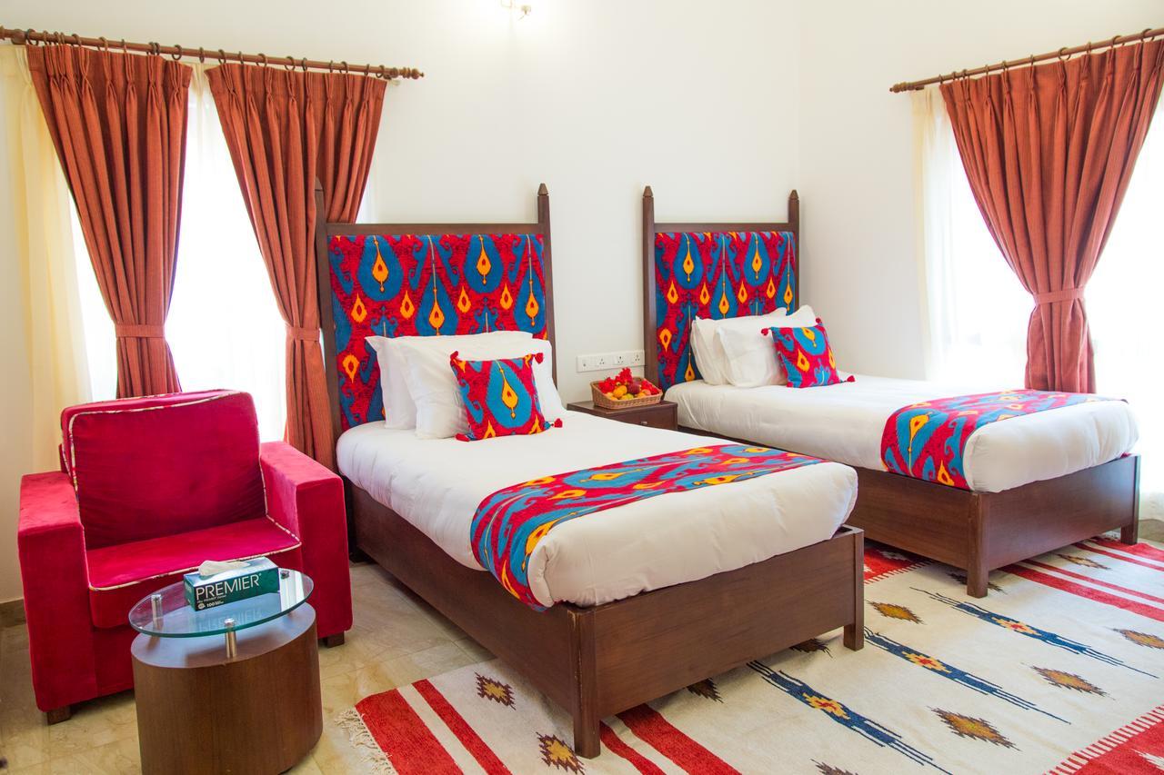 Miraaya Wellness And Golf Resort Chitwan Zewnętrze zdjęcie