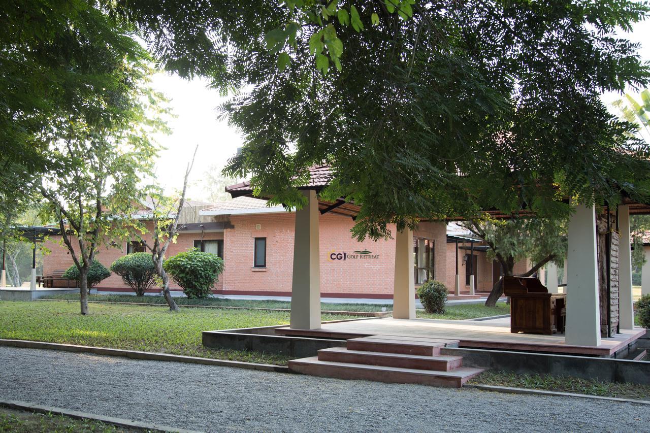Miraaya Wellness And Golf Resort Chitwan Zewnętrze zdjęcie