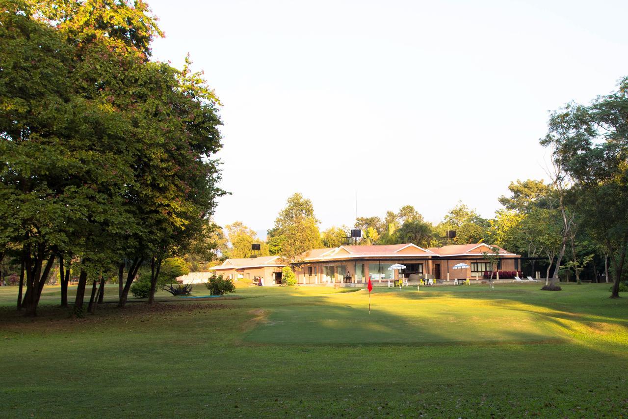 Miraaya Wellness And Golf Resort Chitwan Zewnętrze zdjęcie