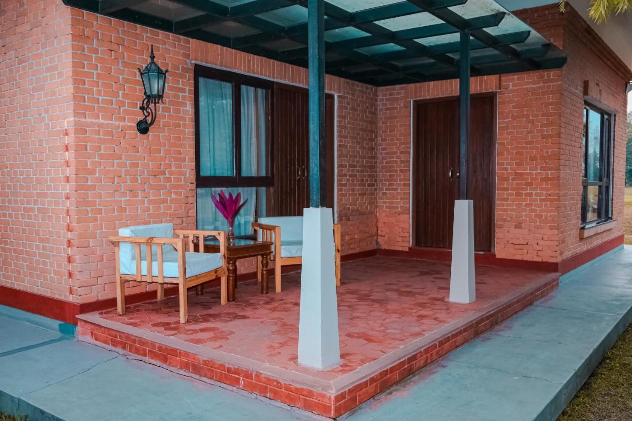 Miraaya Wellness And Golf Resort Chitwan Zewnętrze zdjęcie