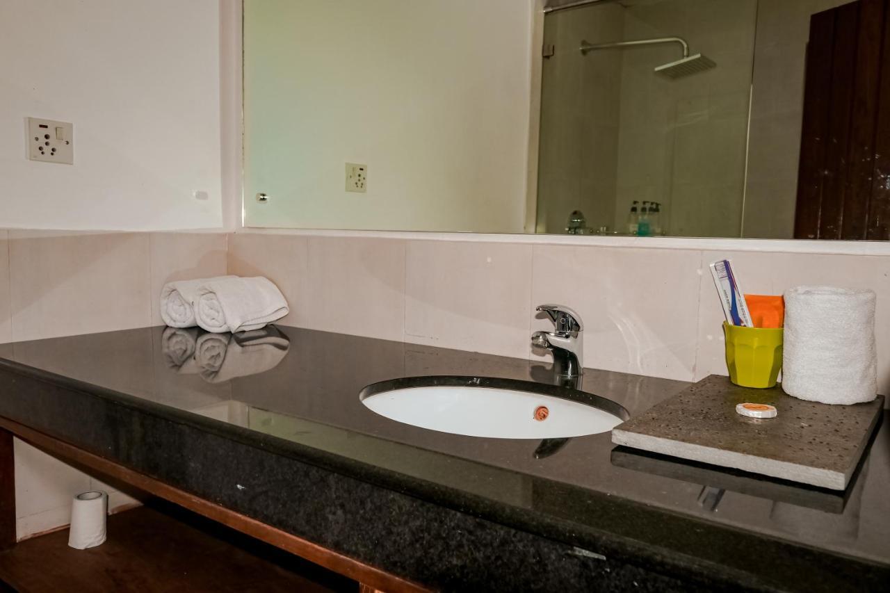 Miraaya Wellness And Golf Resort Chitwan Zewnętrze zdjęcie